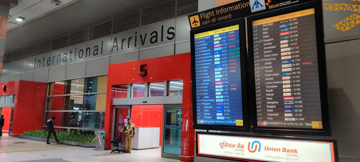 Delhi Airport Taxi Scams Part 1 – Gates 5 & 6, prepaid counters, Uber, Airtel SIM